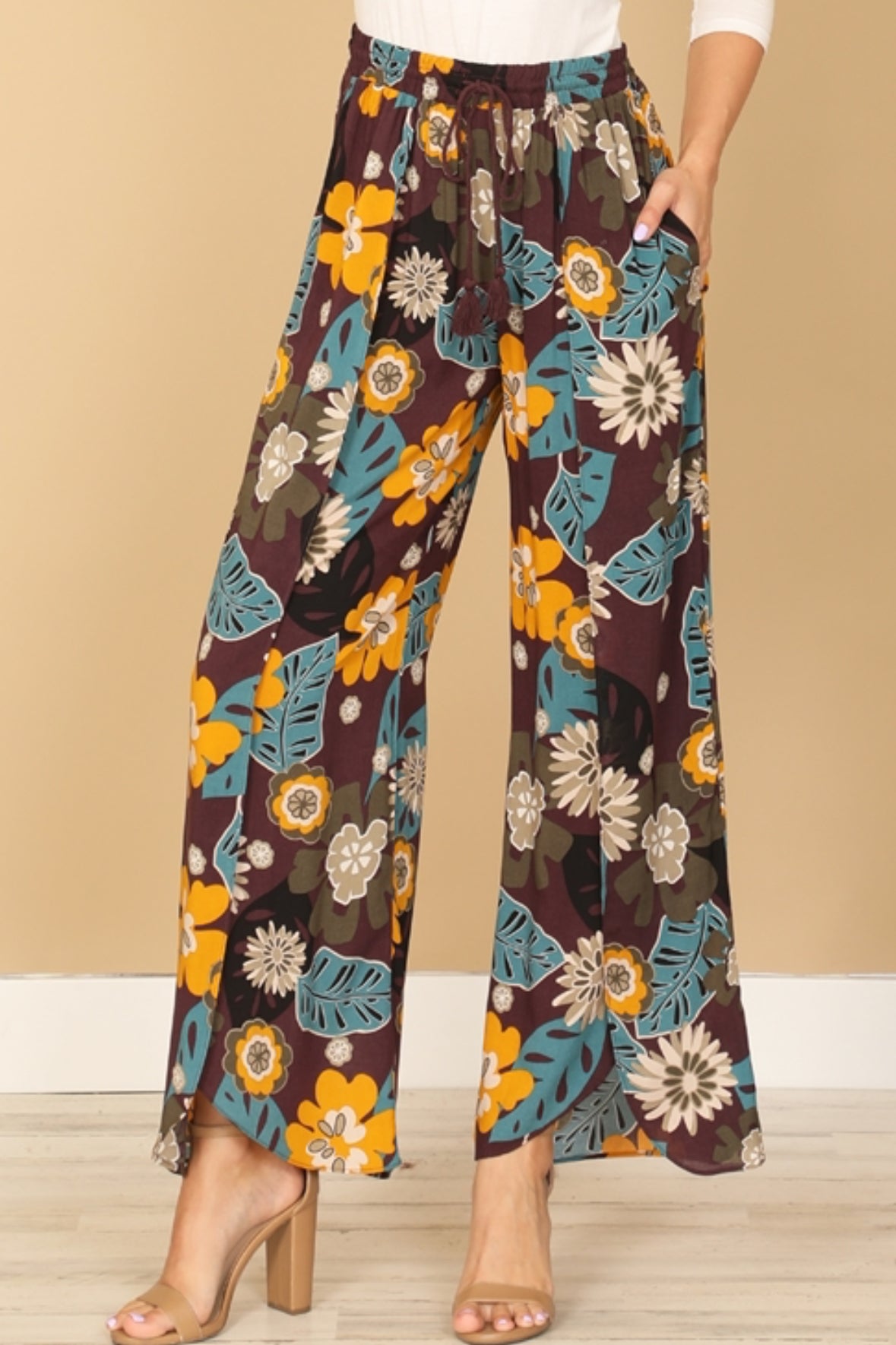 101124 - Malou Multi Colored Puff Sleeve Knot Detail Printed Top & Pants Set