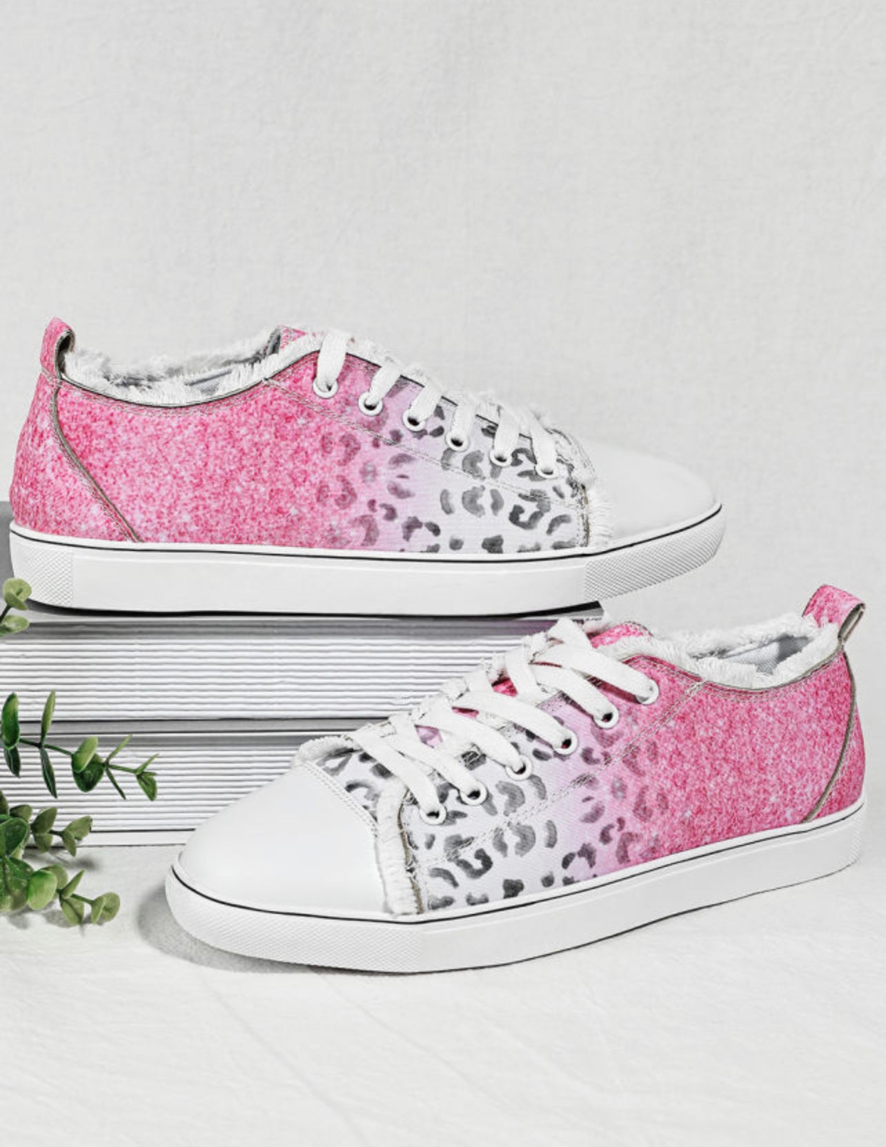 Ombre Leopard Print Casual Canvas Shoes